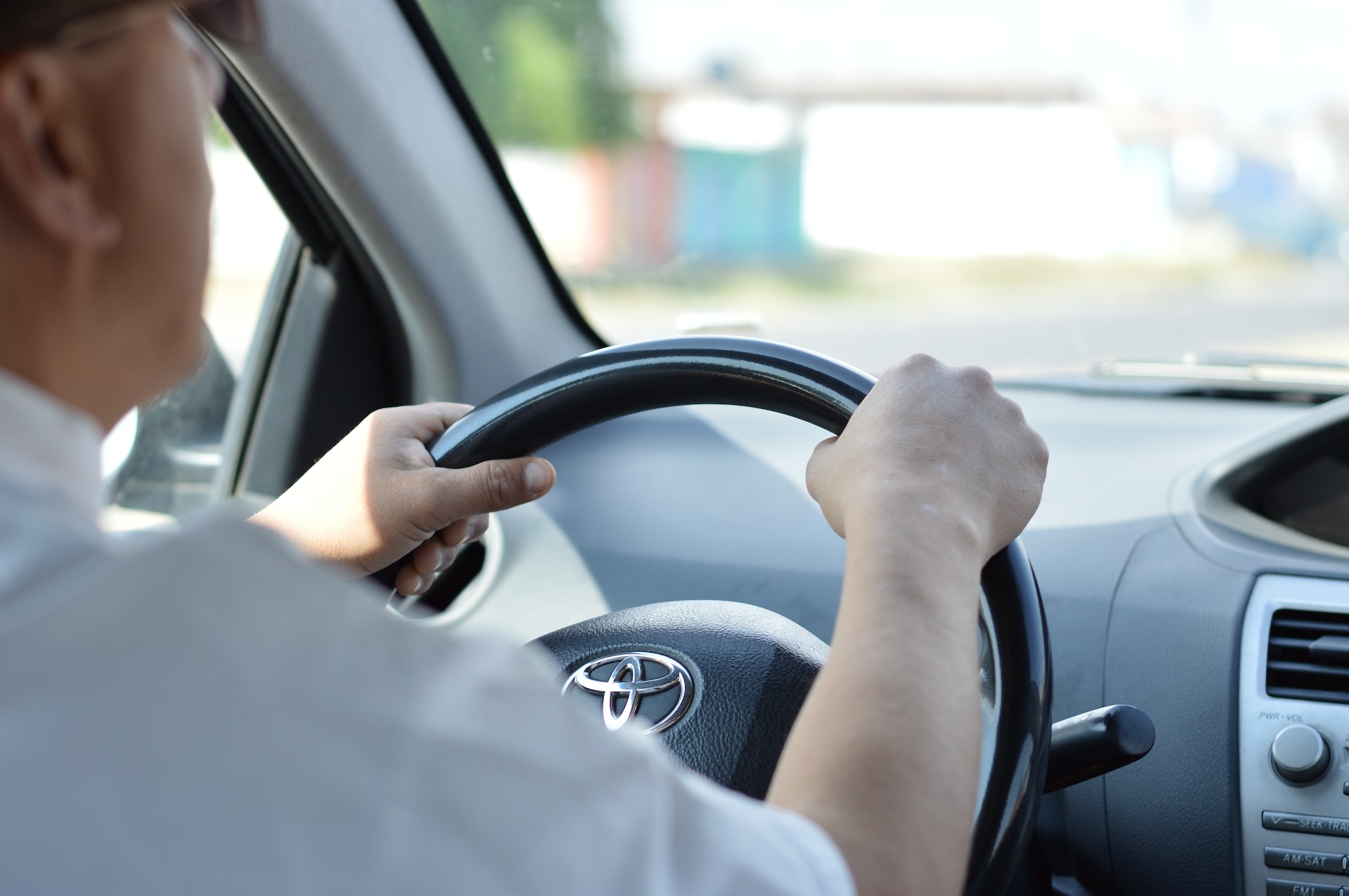 Car Services 101: 7 Advantages of Hiring a Personal Driver