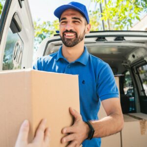 Why Pick Up and Delivery Service Is a Smart Move for Family Logistics